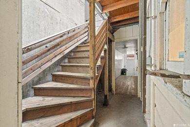 Introducing a fantastic mixed-use property in the heart of San - photo 24