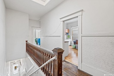 Introducing a fantastic mixed-use property in the heart of San - photo 37
