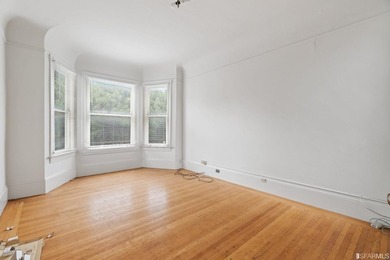 Introducing a fantastic mixed-use property in the heart of San - photo 41