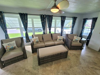 Are you looking for a spacious home? This double-wide mobile - photo 3