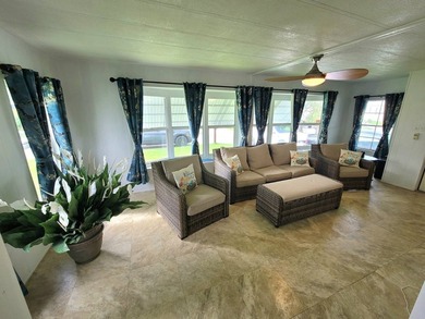Are you looking for a spacious home? This double-wide mobile - photo 4