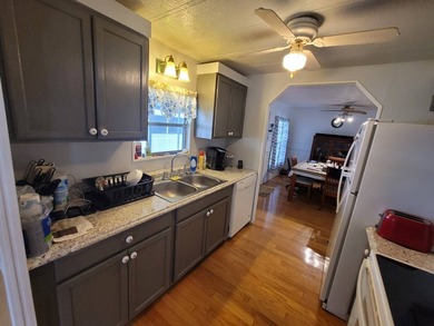 Are you looking for a spacious home? This double-wide mobile - photo 6