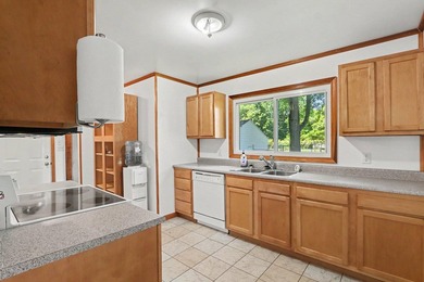 Welcome to this spacious 4-bedroom home, perfectly situated on a - photo 5