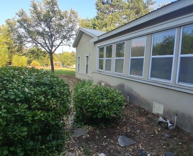 (private lake, pond, creek) Home For Sale in Quinlan Texas