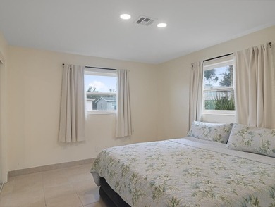 Beautifully renovated 3BR/2BA home on a landscaped corner lot - photo 23
