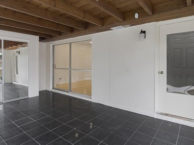 Beautifully renovated 3BR/2BA home on a landscaped corner lot - photo 24