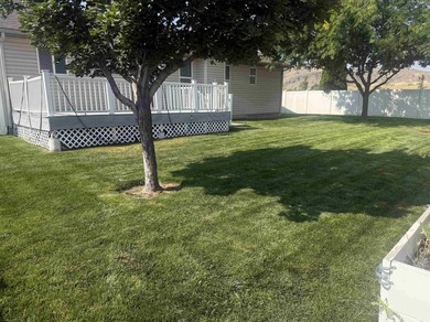This fantastic one-level home boasts 3 bedrooms and 2 bathrooms - photo 49