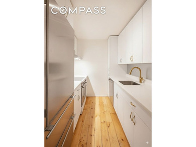 Welcome to your next charming abode nestled in the heart of - photo 6