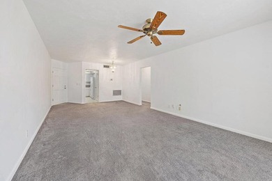 Charming 2BR/2BA home in a desirable 55+ Tequesta community just - photo 8