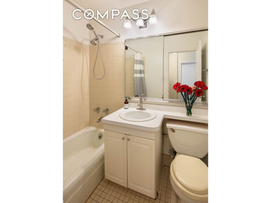 Welcome to your next charming abode nestled in the heart of - photo 8