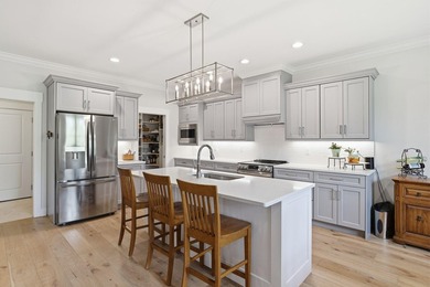 Just Reduced ......... Seller relocating ....Welcome home to The - photo 2