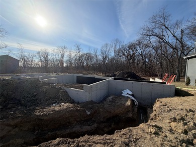 Saylorville Lake Home Sale Pending in Polk City Iowa