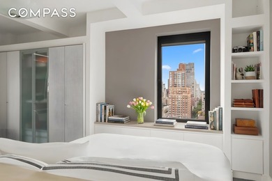 Grand Scale Prewar Elegance on Park Avenue Residence 14C at 911 - photo 4