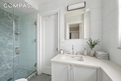 Grand Scale Prewar Elegance on Park Avenue Residence 14C at 911 - photo 7