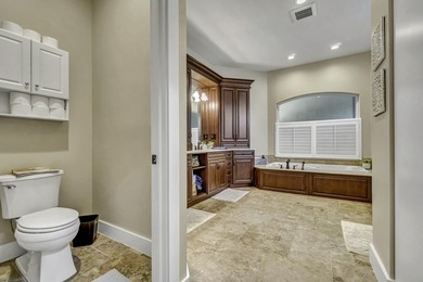 Newly renovated home offers 4 bedrooms, 5 bathrooms, PLUS office - photo 44