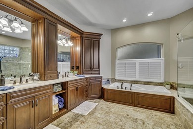 Newly renovated home offers 4 bedrooms, 5 bathrooms, PLUS office - photo 45