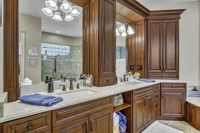 Newly renovated home offers 4 bedrooms, 5 bathrooms, PLUS office - photo 46