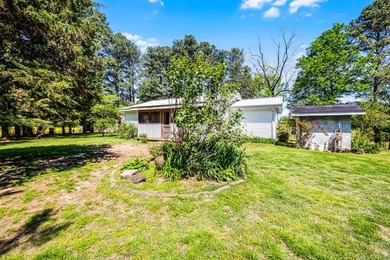 This property is Lake Life meets Farm Life! WALKING DISTANCE to - photo 2