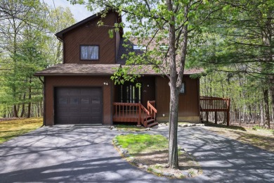 Lake Home For Sale in East Stroudsburg, Pennsylvania