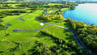 Looking for a beautiful place to build your new home? LOT 16 is - photo 2