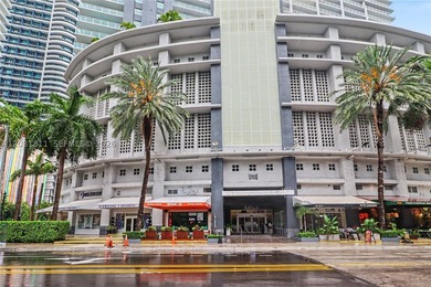 Experience the epitome of urban luxury in this exceptional - photo 3