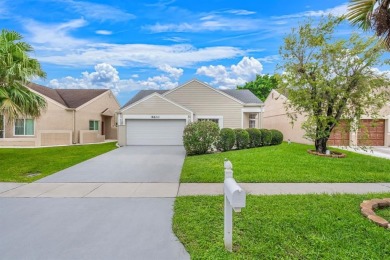 (private lake, pond, creek) Home For Sale in Boca Raton Florida