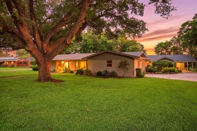 Completely remodeled Lytle Pond waterfront home, with 788 square - photo 3