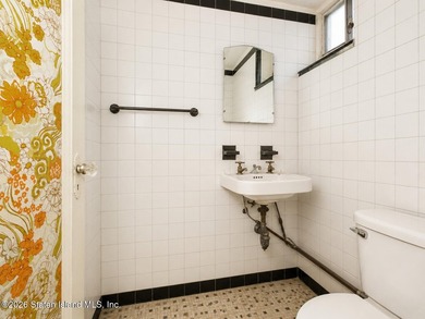 Welcome to this solid brick 5/5 two-family semi-attached home - photo 32