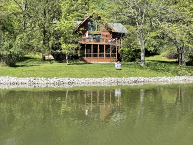 Beautiful Lamb Lake Lakefront Log home w/over 100' of waterfront! - Lake Home For Sale in Trafalgar, Indiana