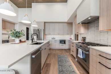 Fairway Lodge North 3 offers 2,676 sf of single-level living - photo 11