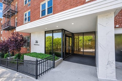 Discover sophisticated waterfront living in the heart of St - photo 13