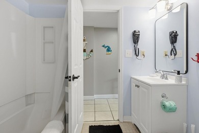 Live Where Others Vacation! Welcome to your fully furnished - photo 26