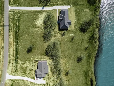 ***$5,000 towards buyers closing costs*** Lakefront opportunity - photo 32