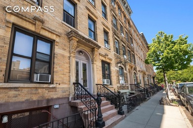 Situated on one of the most unique and quiet blocks in Brooklyn - photo 2