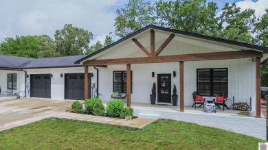 Lake Townhome/Townhouse For Sale in Gilbertsville, Kentucky