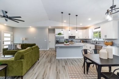 Experience the comfort of brand-new construction in the cool - photo 3