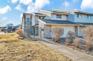 (private lake, pond, coastal) Townhome/Townhouse For Sale in Carrollton Texas