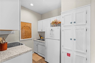 Coastal charm meets investment opportunity! This - photo 14