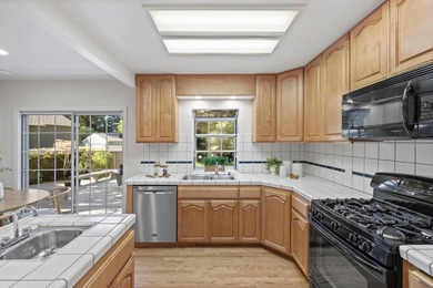 Welcome to 1386 Hillside Circle, a timeless Burlingame residence - photo 15