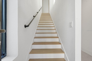 One or more photo(s) has been virtually staged. This stunning - photo 16