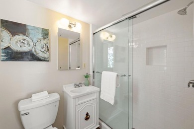Welcome to 1386 Hillside Circle, a timeless Burlingame residence - photo 21