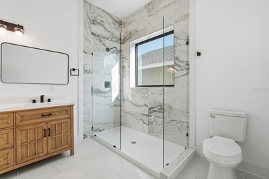 One or more photo(s) has been virtually staged. This stunning - photo 34