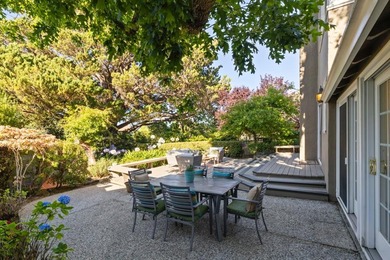 Welcome to 1386 Hillside Circle, a timeless Burlingame residence - photo 43