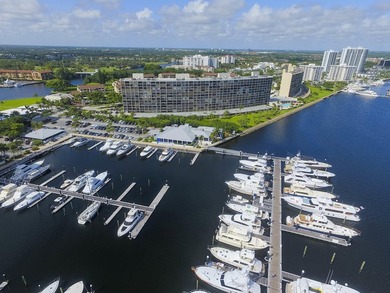 Enjoy spectacular waterfront living in the sought-after Quay - photo 1