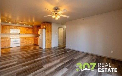 Low maintenance, ground level condo in Heart Mountain