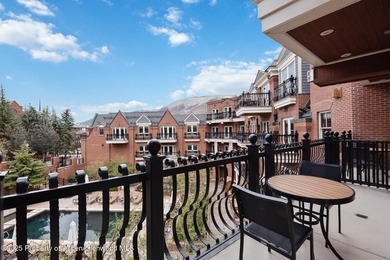 2024 renovations completed (including new decor, furniture - photo 17