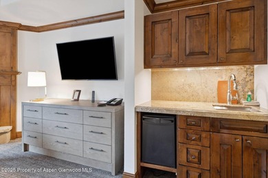 2024 renovations completed (including new decor, furniture - photo 27