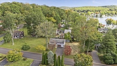 Beautifully updated and move-in ready, this 3-bedroom, 2-bath - photo 28