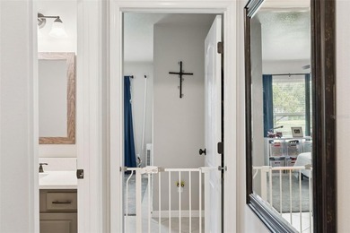 Welcome home to this beautifully maintained, immaculately clean - photo 30