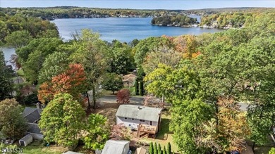 Beautifully updated and move-in ready, this 3-bedroom, 2-bath - photo 35